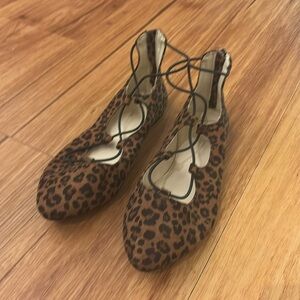 GIRLS 5 Wide Cheetah Print Pointed Toe Ballet Flats - Cat & Jack